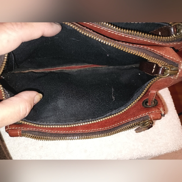 Marco Buggiani Genuine Leather Five Compartment Crossbody Purse - Picture 6 of 14